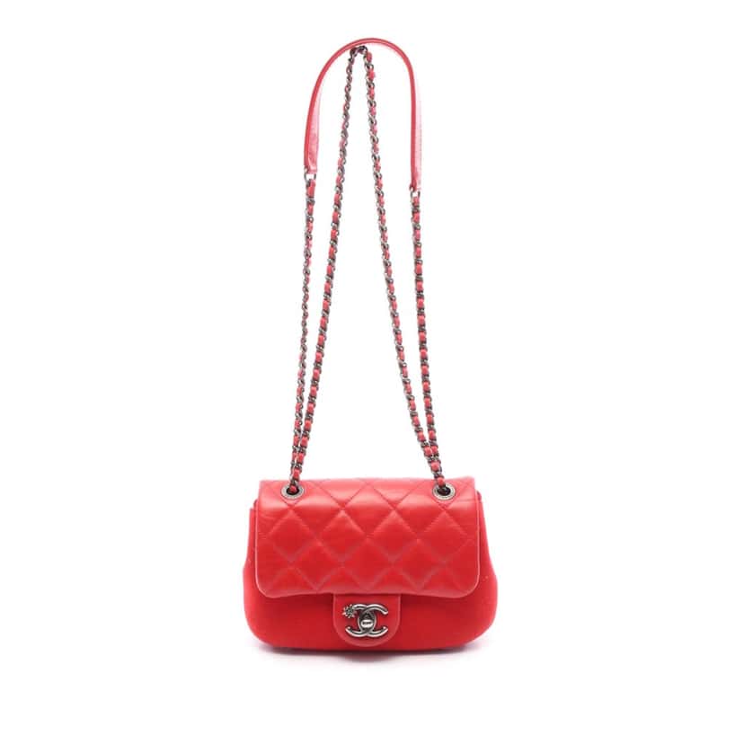 Chanel Paris Salzburg Mini Quilted Glazed Calfskin and Felt Edelweiss Flower Flap Red Leather Good condition - Front View