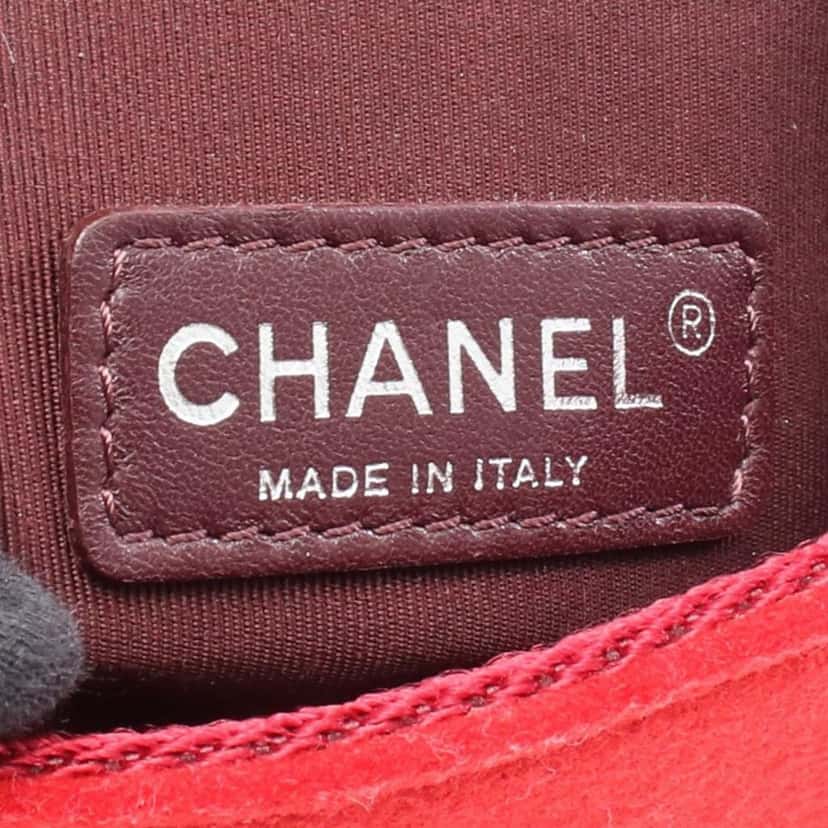 Chanel Paris Salzburg Mini Quilted Glazed Calfskin and Felt Edelweiss Flower Flap Red Leather Good condition - Box View