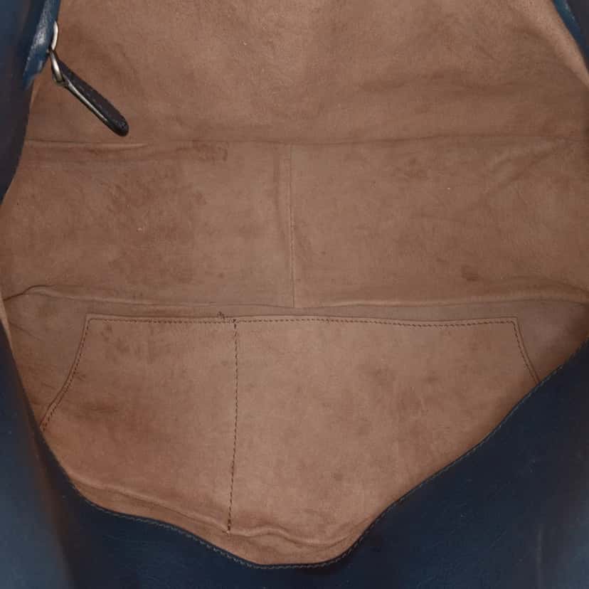 Bottega Veneta Intrecciato Trimmed Nappa Crossbody Blue Leather Good condition - Model View