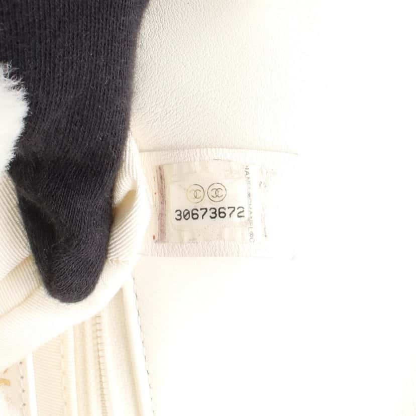 Chanel CC Quilted Shearling Padded Chain Flap White Good condition - Box View