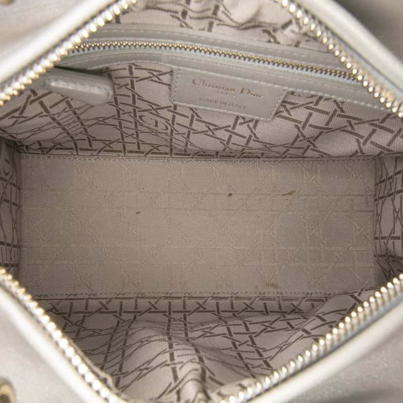 Dior Medium Lambskin Cannage Lady Dior Grey Leather Good condition - Model View