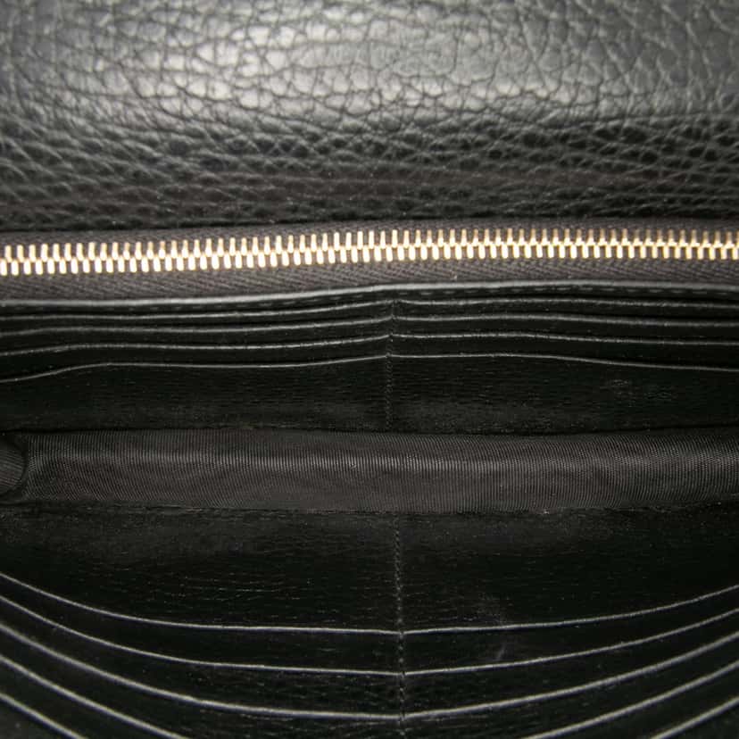 Gucci Leather Interlocking G Dollar Wallet on Chain Black Leather Good condition - Model View