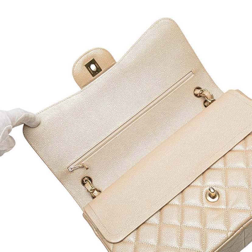 Chanel Jumbo Classic Iridescent Caviar Double Flap Gold Leather Good condition - Box View