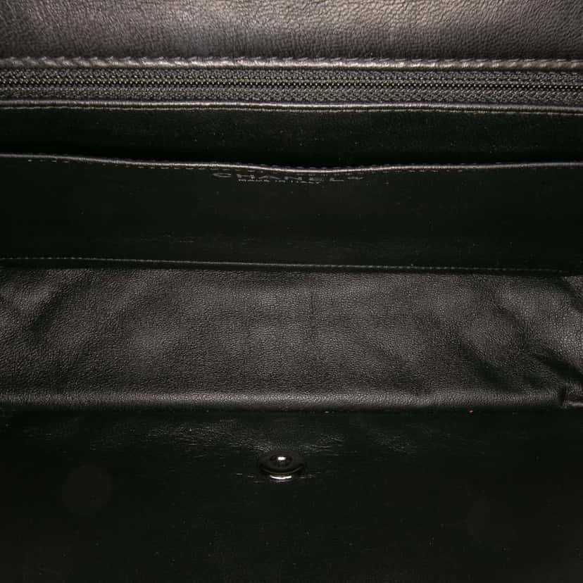 Chanel Jumbo Classic Bicolor Lambskin Twist Flap Black Leather Good condition - Model View