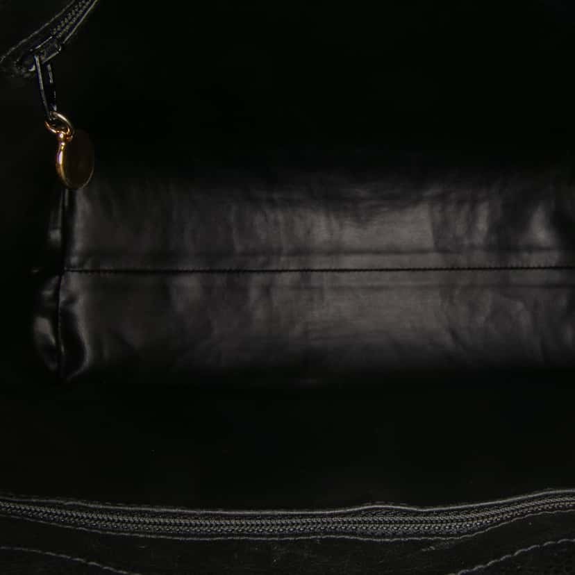 Chanel Caviar Front Pocket Chain Tote Black Leather Good condition - Model View