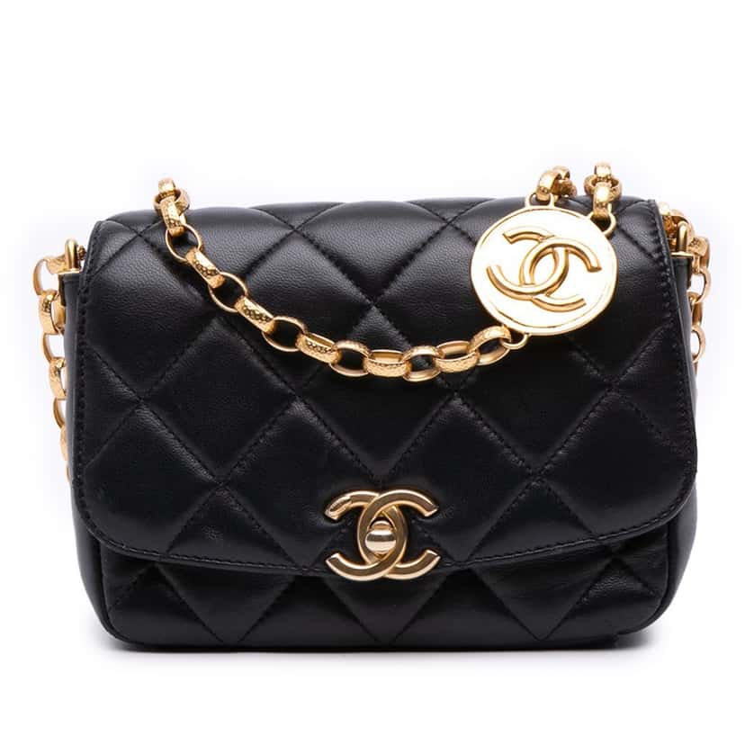 Chanel Small Quilted Lambskin CC Coin Flap Black Leather Good condition - Front View