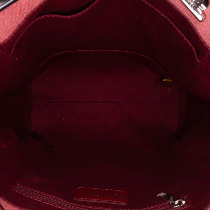 Chanel Mini Canvas Deauville Tote Red Canvas Good condition - Model View