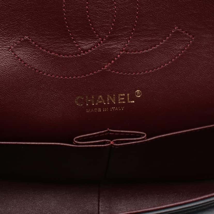 Chanel Reissue 2.55 Aged Calfskin Double Flap 226 Black Leather Good condition - Model View