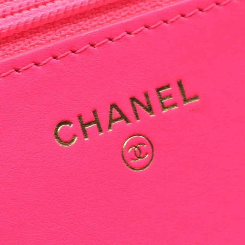 Chanel Chevron Quilted Patent Boy Wallet On Chain Pink Leather Good condition - Box View