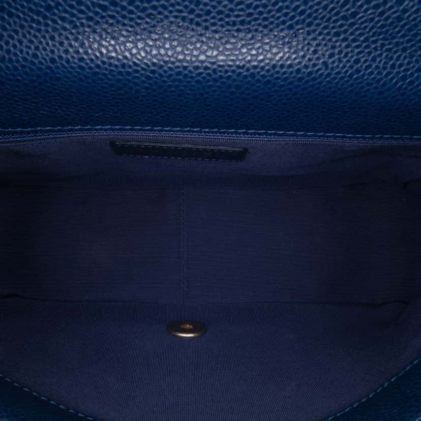 Chanel Small Quilted Caviar Carry Around Flap Blue Leather Good condition - Model View