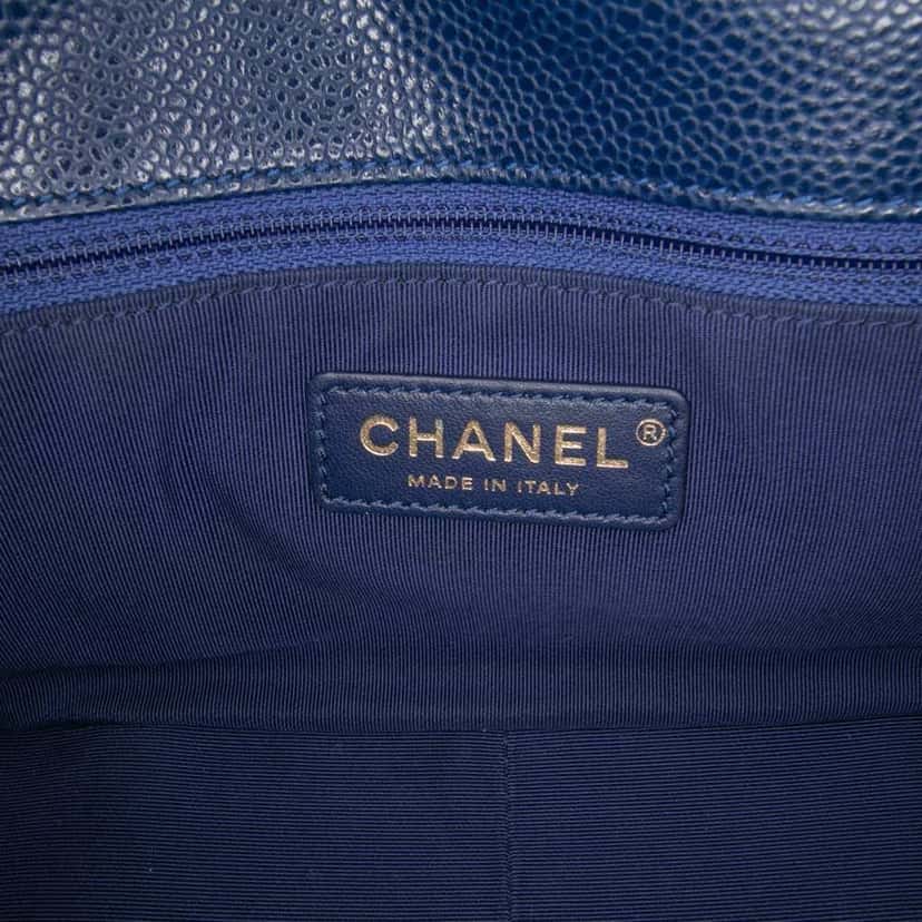 Chanel Small Quilted Caviar Carry Around Flap Blue Leather Good condition - Box View