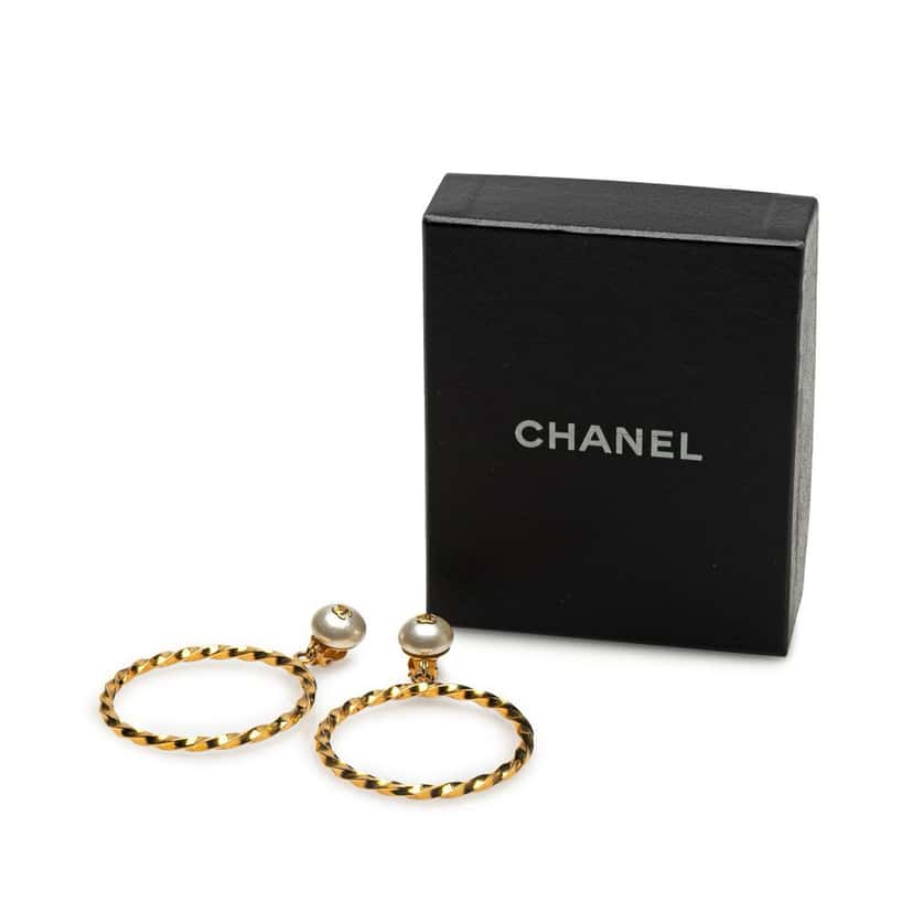 Chanel CC Gold Plated Big Hoop Pearl Clip On Earrings Gold Metal Good condition - Model View