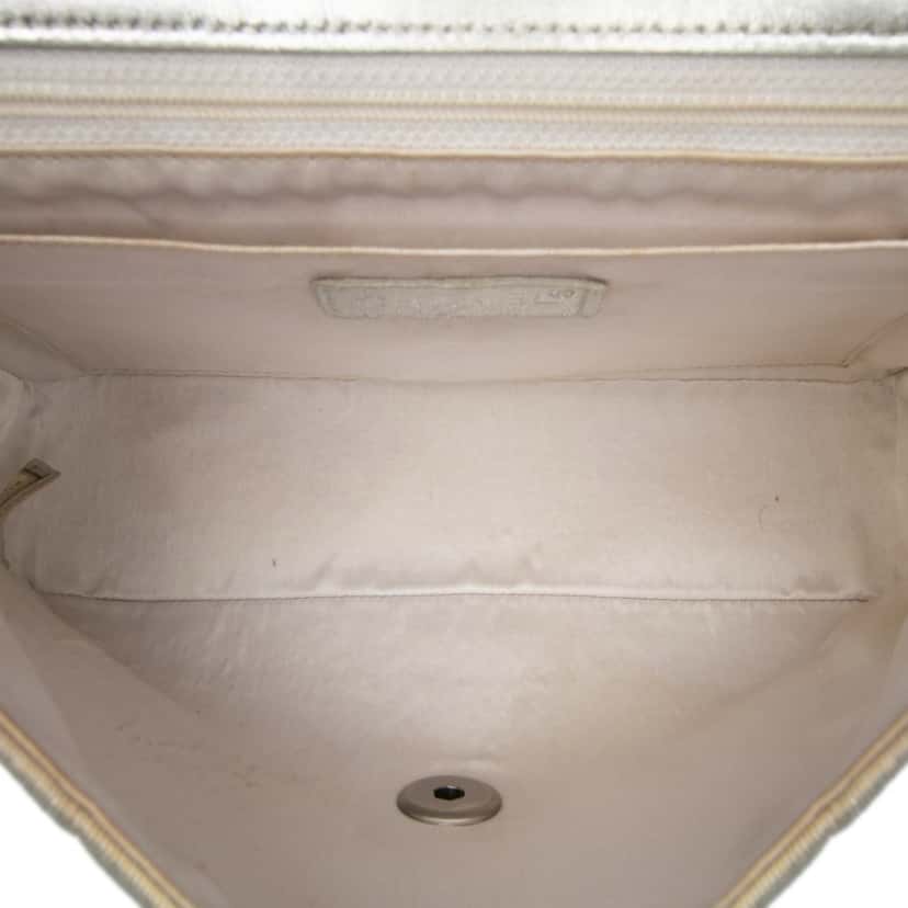 Chanel New Travel Line Medium Metallic Nylon Single Flap Silver Good condition - Model View