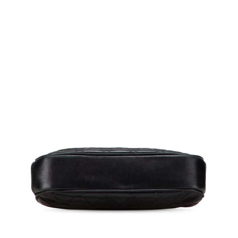 Chanel CC Quilted Lambskin Kiss Lock Frame Top Handle Bag Black Leather Good condition - Inside View