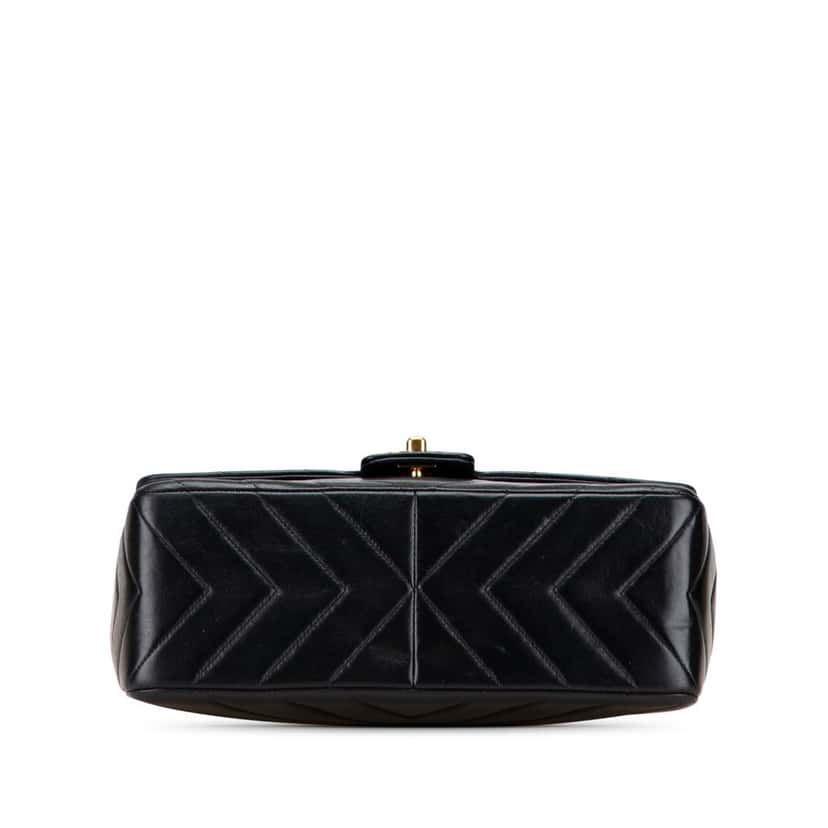 Chanel CC Chevron Lambskin Flap Black Leather Good condition - Inside View