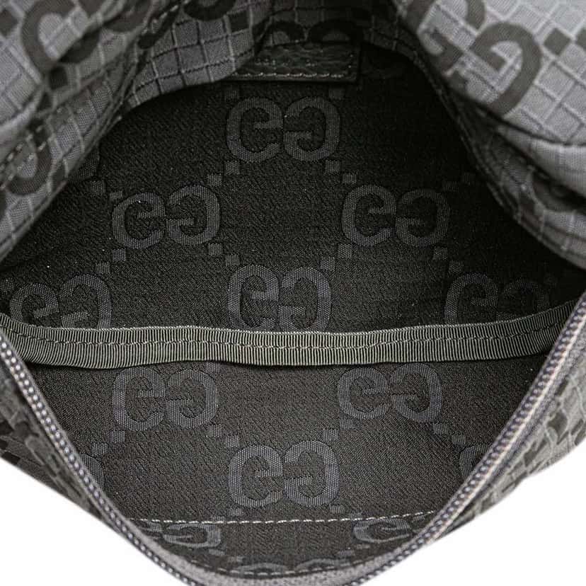 Gucci GG Nylon Ripstop Belt Bag Grey Good condition - Model View