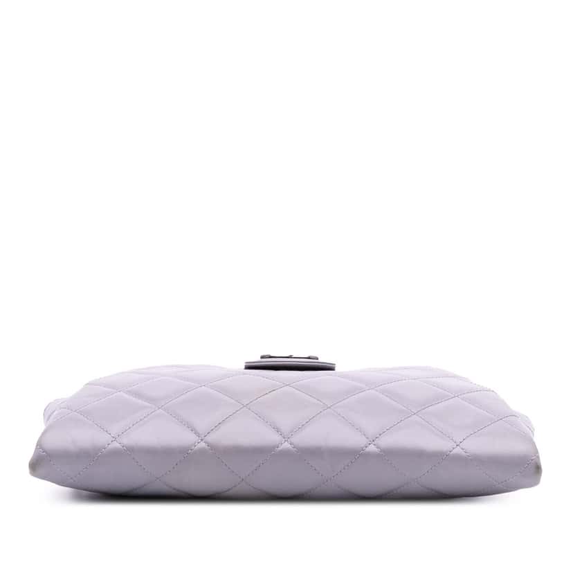 Chanel Quilted Glazed Calfskin Coco Pleats Chain Clutch Purple Leather Good condition - Inside View