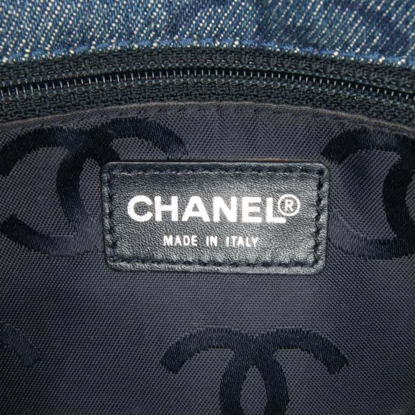 Chanel CC Printed Denim Single Flap Blue Denim Good condition - Box View