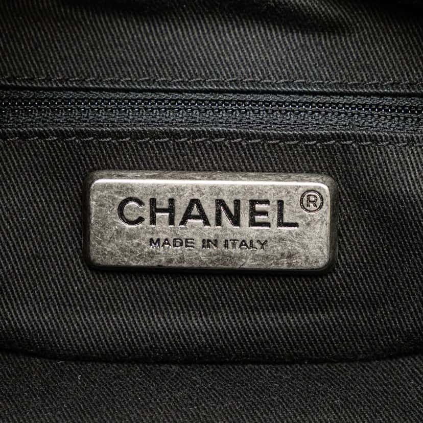 Chanel Caviar CC Outdoor Ligne Handbag Black Leather Good condition - Box View