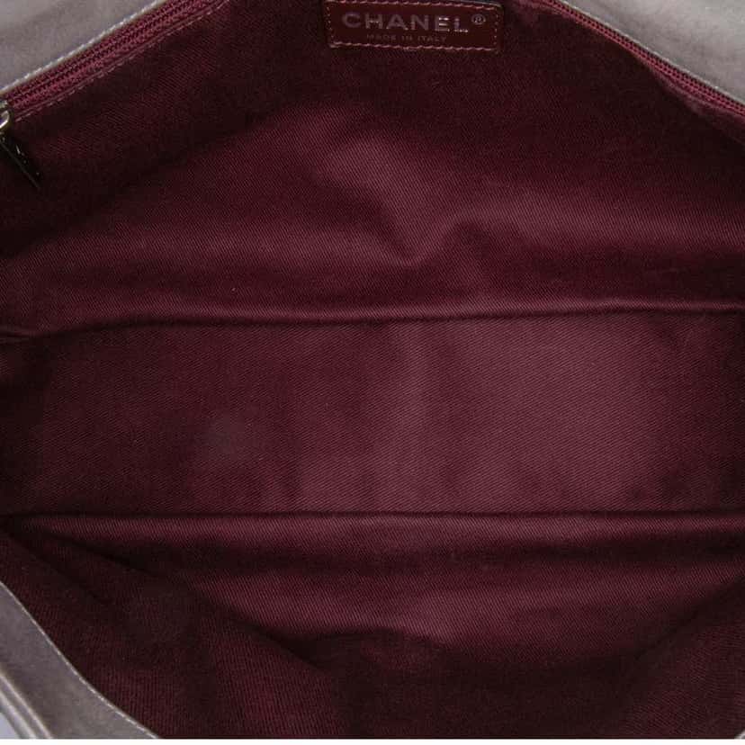 Chanel Jumbo Iridescent Calfskin In The Mix Flap Grey Leather Good condition - Model View