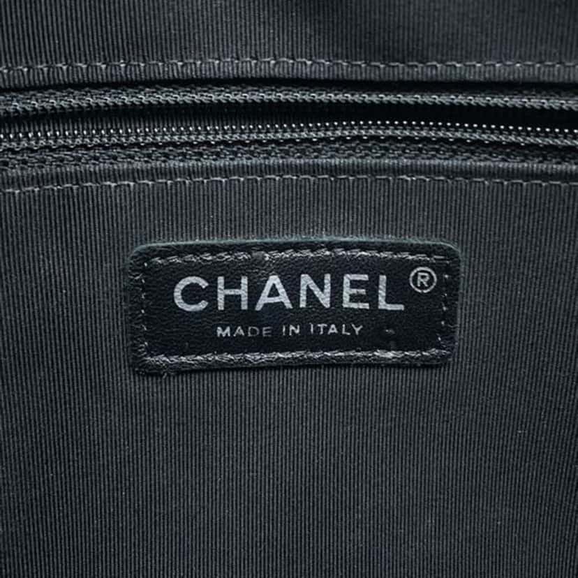 Chanel Small Tweed and Lambskin Girl Clutch on Chain Black Tweed Good condition - Box View