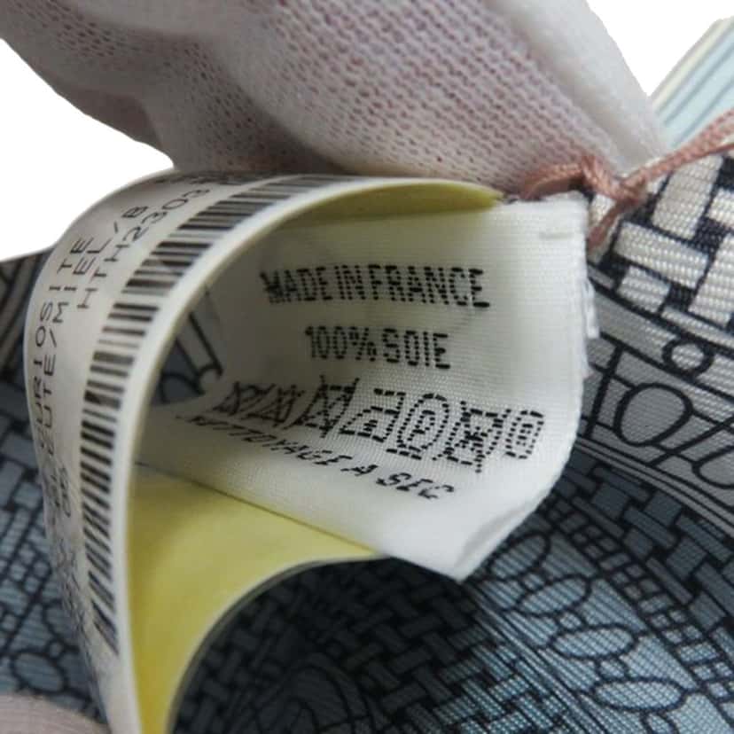 Hermès Objets de Curiosite Silk Twilly Scarf Yellow Silk Very good condition - Box View