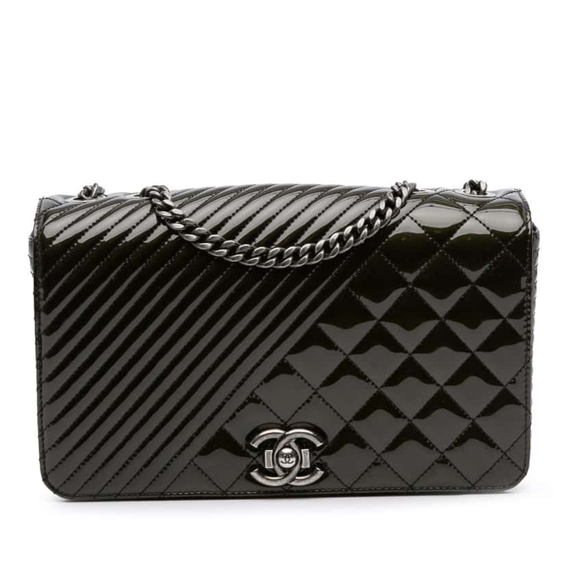 Chanel Medium Patent Coco Boy Flap Black Leather Good condition - Front View