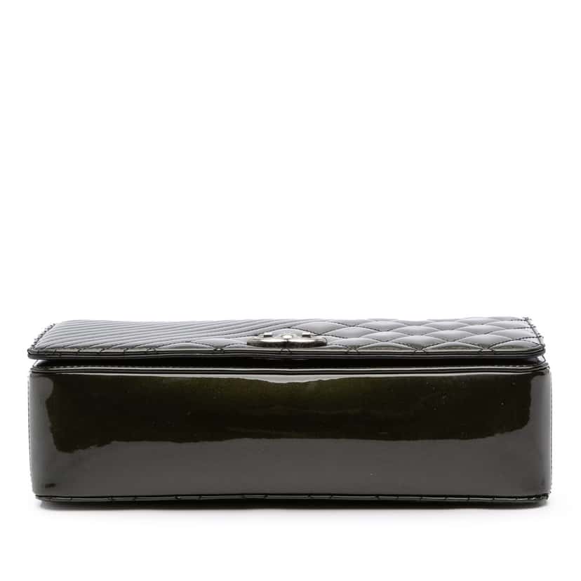 Chanel Medium Patent Coco Boy Flap Black Leather Good condition - Inside View