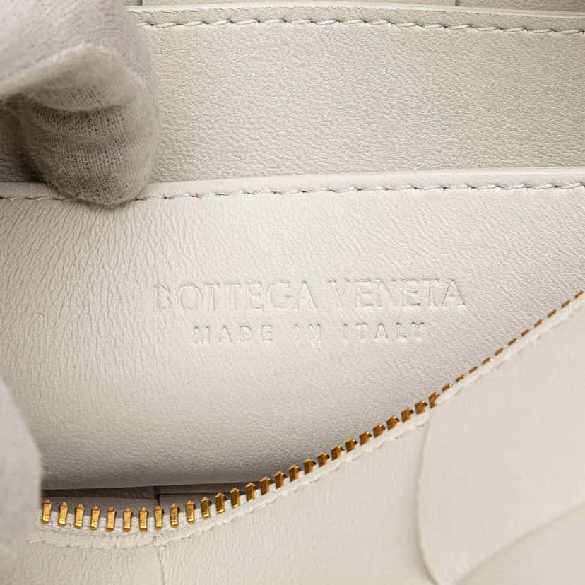 Bottega Veneta Small Lambskin Intrecciato Brick Cassette White Leather Very good condition - Box View