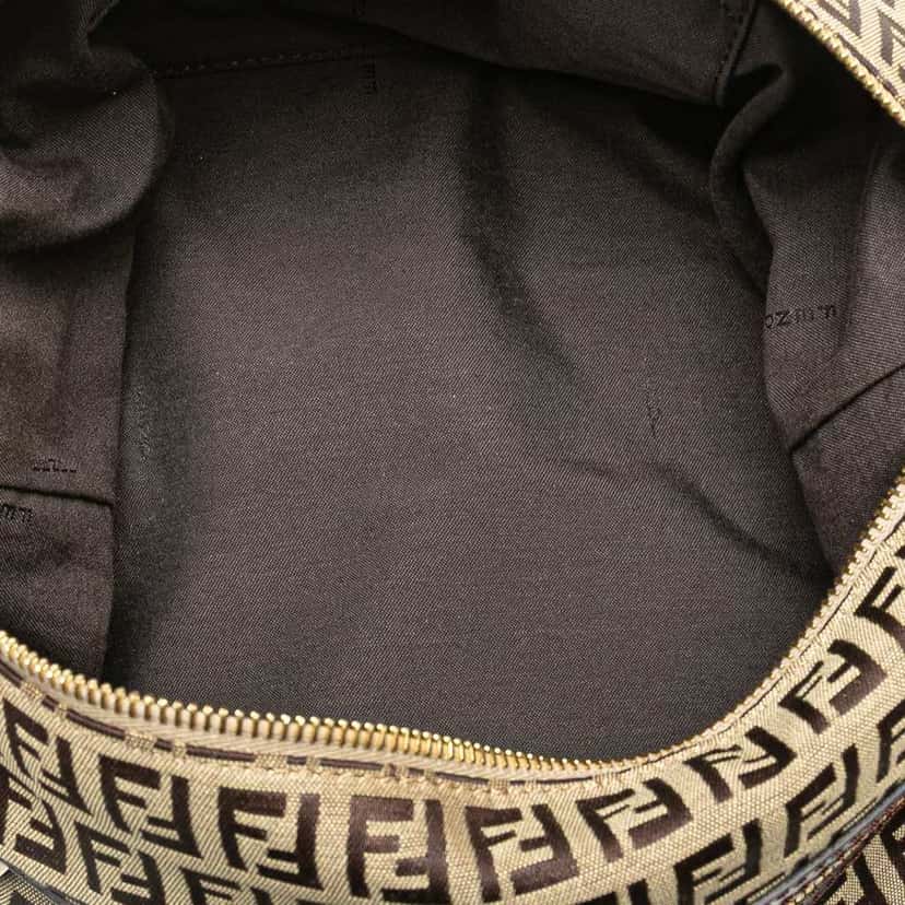 Fendi Zucchino Canvas Crossbody Brown Canvas Very good condition - Model View