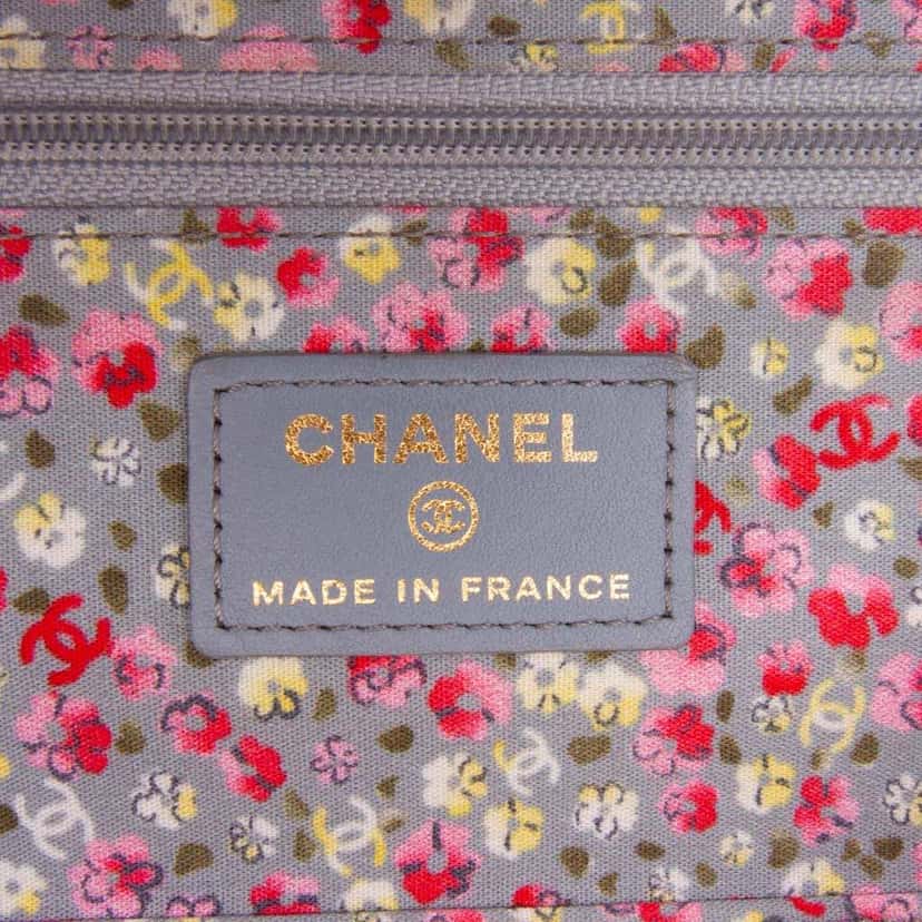 Chanel Quilted Canvas Coco Cuba Charms Wallet On Chain Brown Canvas Good condition - Box View