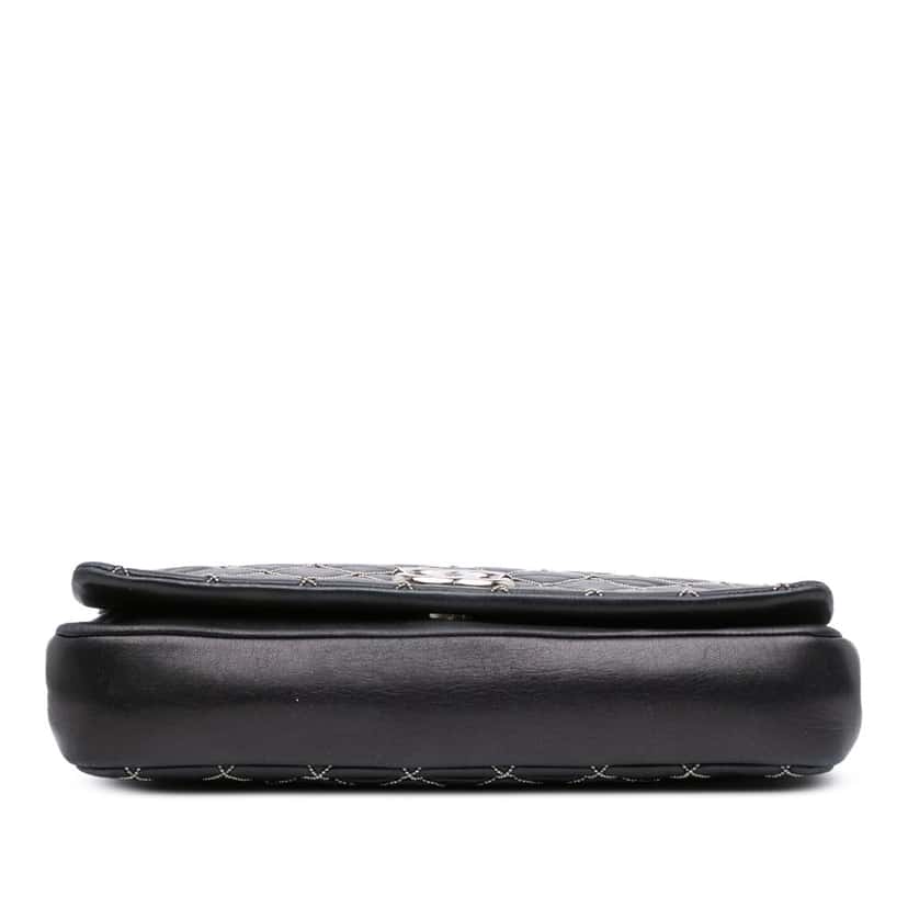Chanel Quilted Lambskin Studded Metal Beauty Flap Black Leather Good condition - Inside View