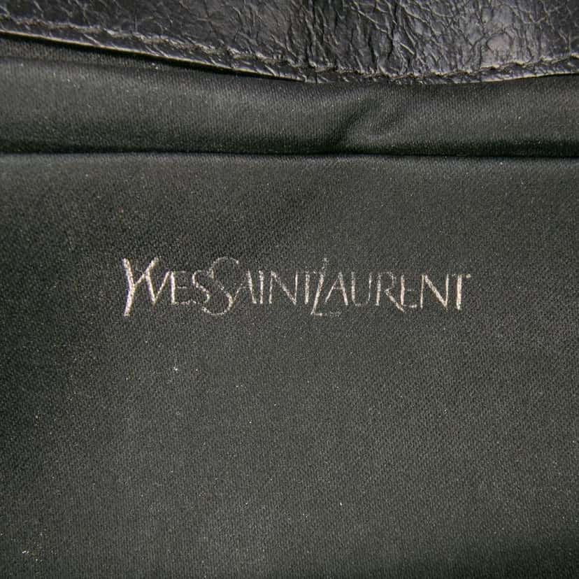 Yves Saint Laurent Textured Patent Belle de Jour Clutch Black Leather Good condition - Box View