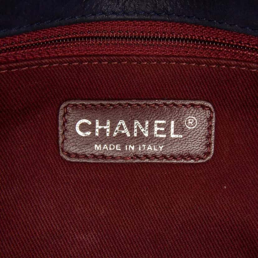 Chanel Chocolate Bar Iridescent Calfskin Bubble Flap Blue Leather Good condition - Box View