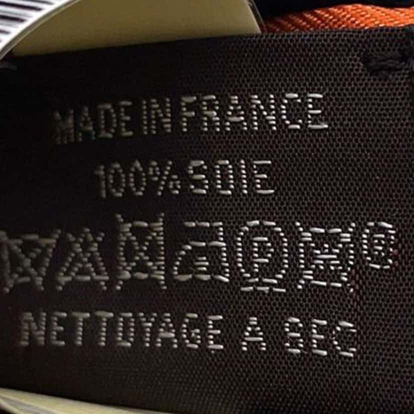 Hermès Brides et Gris-Gris Silk Twilly Scarf Orange Silk Very good condition - Box View