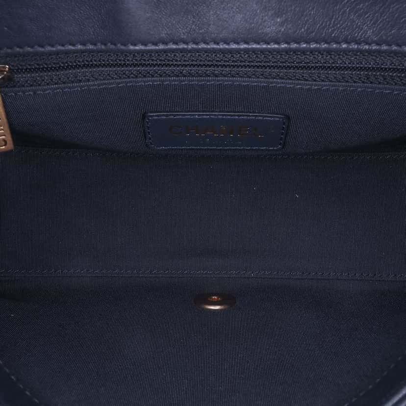 Chanel Chevron Sheepskin Stitched Chain Top Handle Flap Black Leather Good condition - Model View