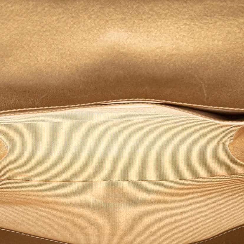 Chanel Old Medium Quilted Metallic Lambskin Boy Flap Brown Leather Good condition - Model View