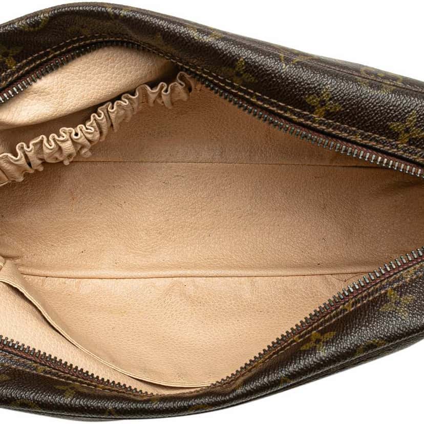 Louis Vuitton Monogram Trousse Toilette 28 Brown Canvas Good condition - Model View