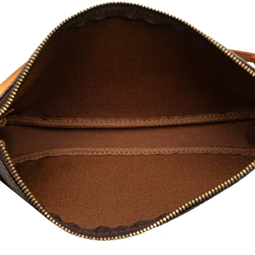 Louis Vuitton Monogram Pochette Accessoires Brown Canvas Good condition - Model View