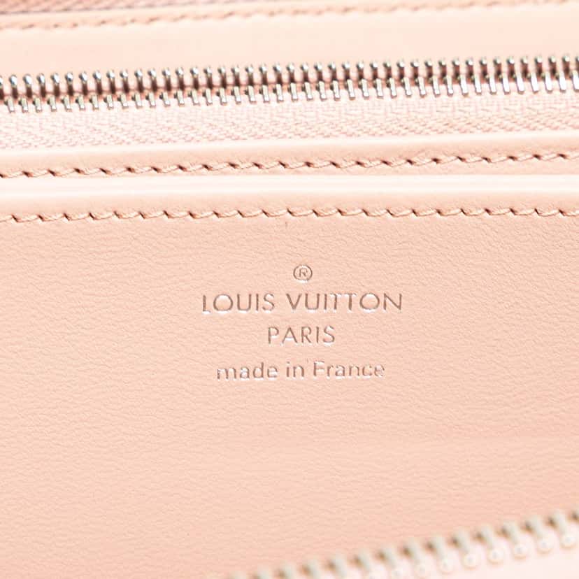 Louis Vuitton Monogram Mahina Zippy Wallet Pink Leather Good condition - Box View