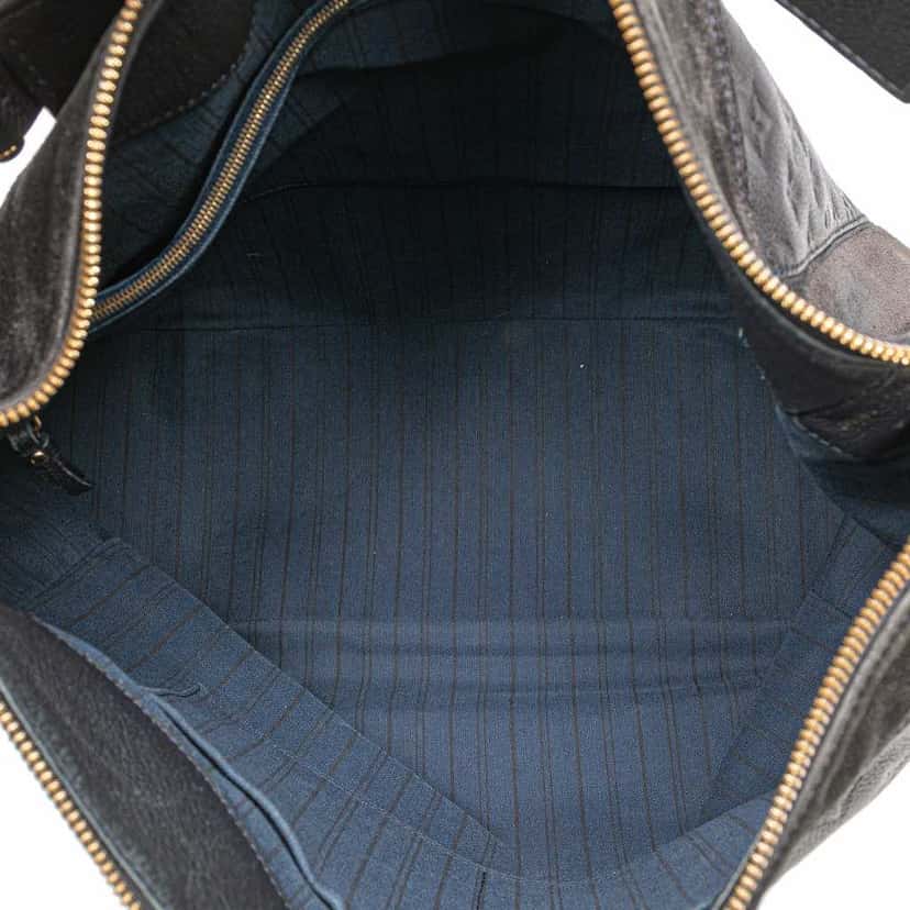 Louis Vuitton Monogram Empreinte Audacieuse GM Blue Leather Good condition - Model View