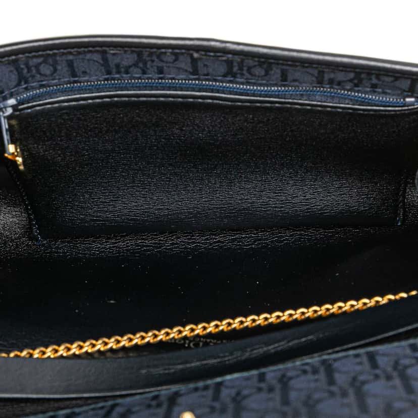 Dior Oblique Canvas Chain Crossbody Blue Canvas Good condition - Model View