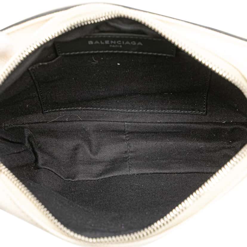 Balenciaga Canvas and Leather Neo Lift Belt Bag White Canvas Good condition - Model View