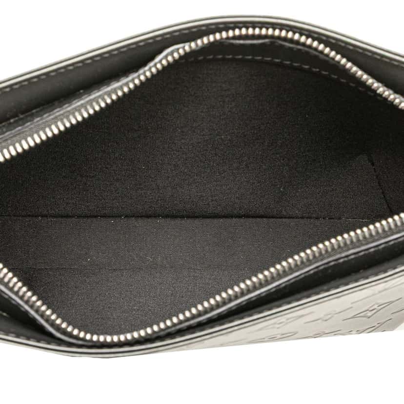 Louis Vuitton Monogram Mat Fowler Grey Leather Good condition - Model View