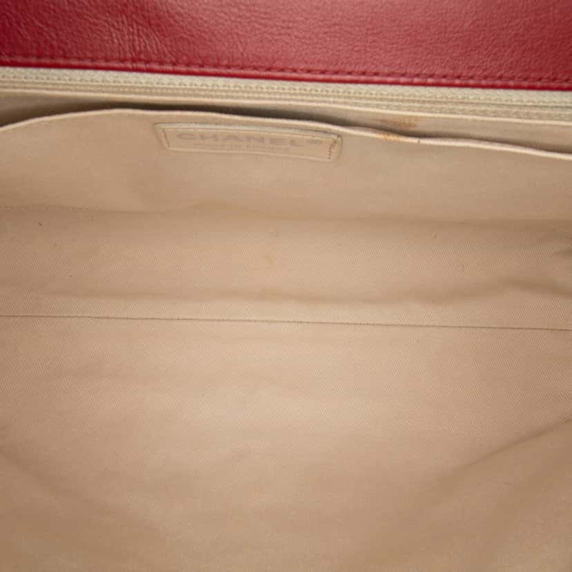 Chanel CC Quilted Calfskin In The Business Flap Red Leather Good condition - Model View