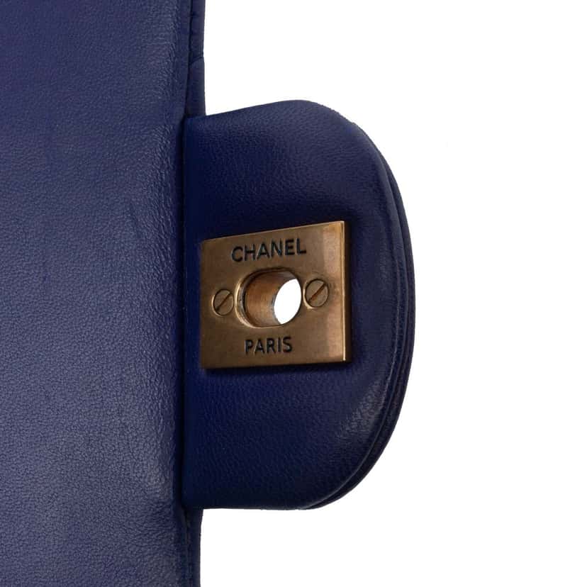 Chanel Medium Classic Chevron Lambskin Double Flap Blue Leather Good condition - Box View