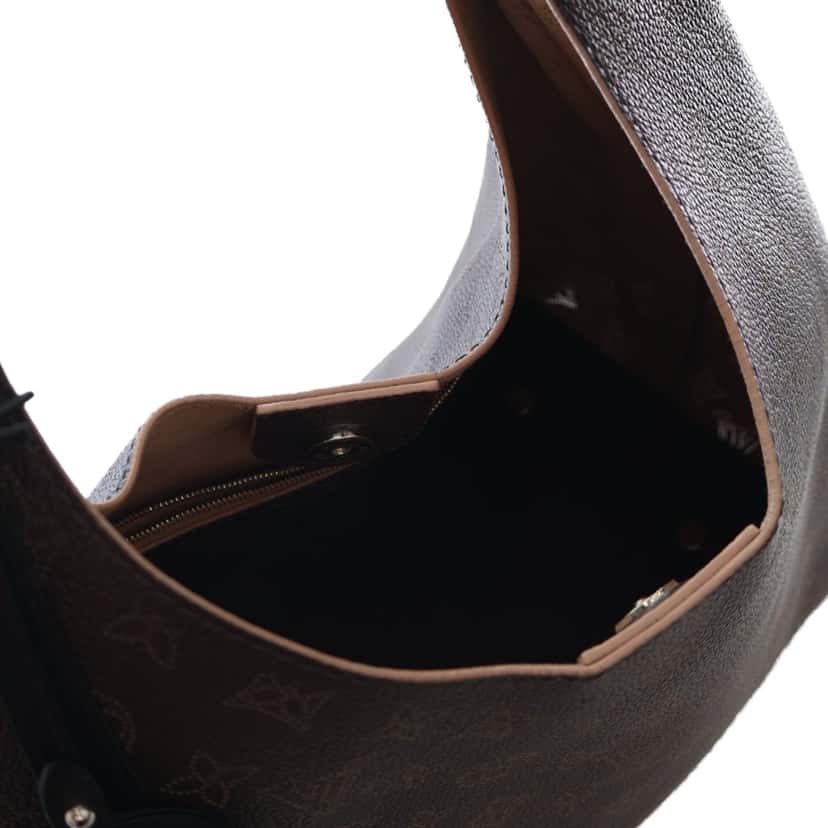 Louis Vuitton Monogram Mahina Carmel Hobo Brown Leather Good condition - Model View