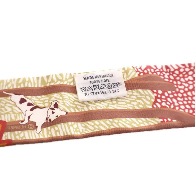 Hermès En Liberte Silk Twilly Scaf Pink Silk Good condition - Model View