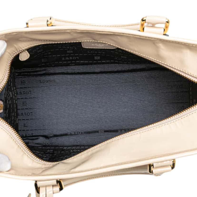Loewe Patent Amazona 28 Handbag Brown Leather Good condition - Model View