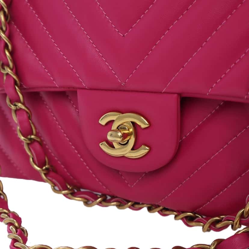 Chanel Medium Classic Chevron Lambskin Double Flap Pink Leather Good condition - Box View